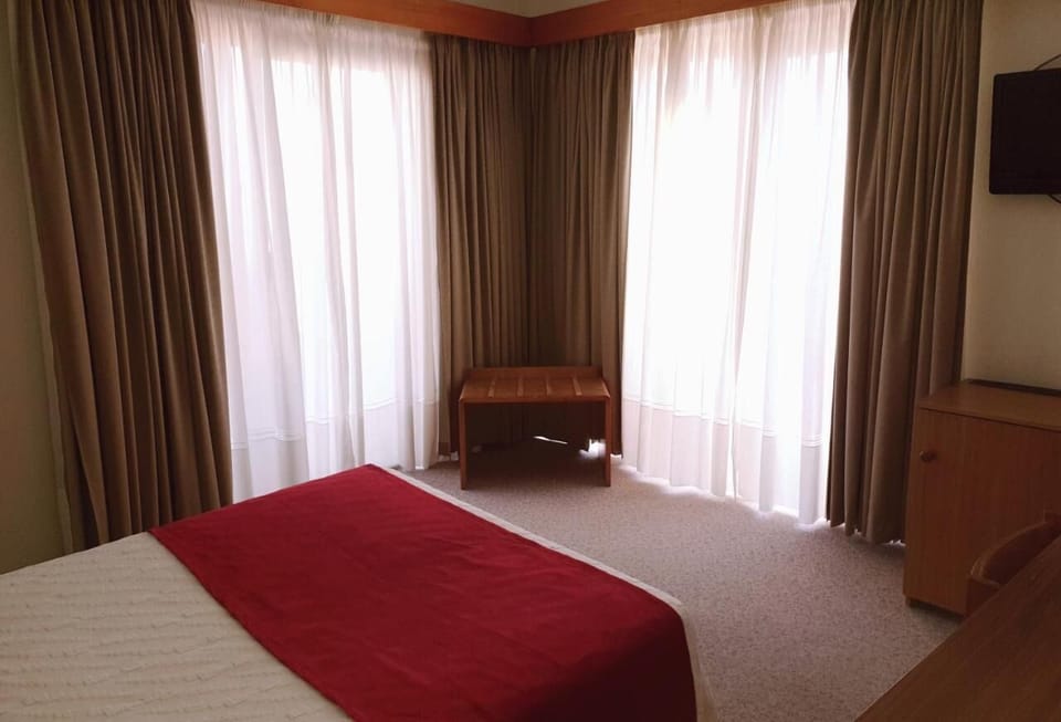 Soundproofing, cribs/infant beds, wheelchair access