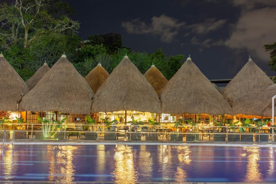 3 restaurants; breakfast, lunch, dinner, and brunch served