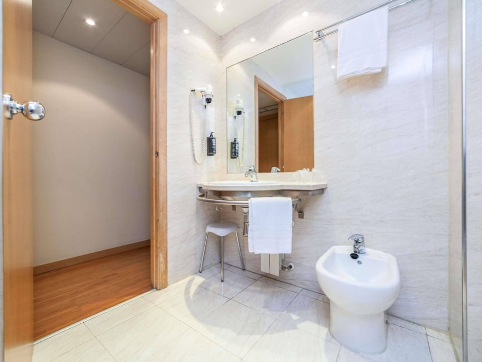 Double Room, 1 Double Bed with Sofa bed | In-room safe, desk, soundproofing, iron/ironing board