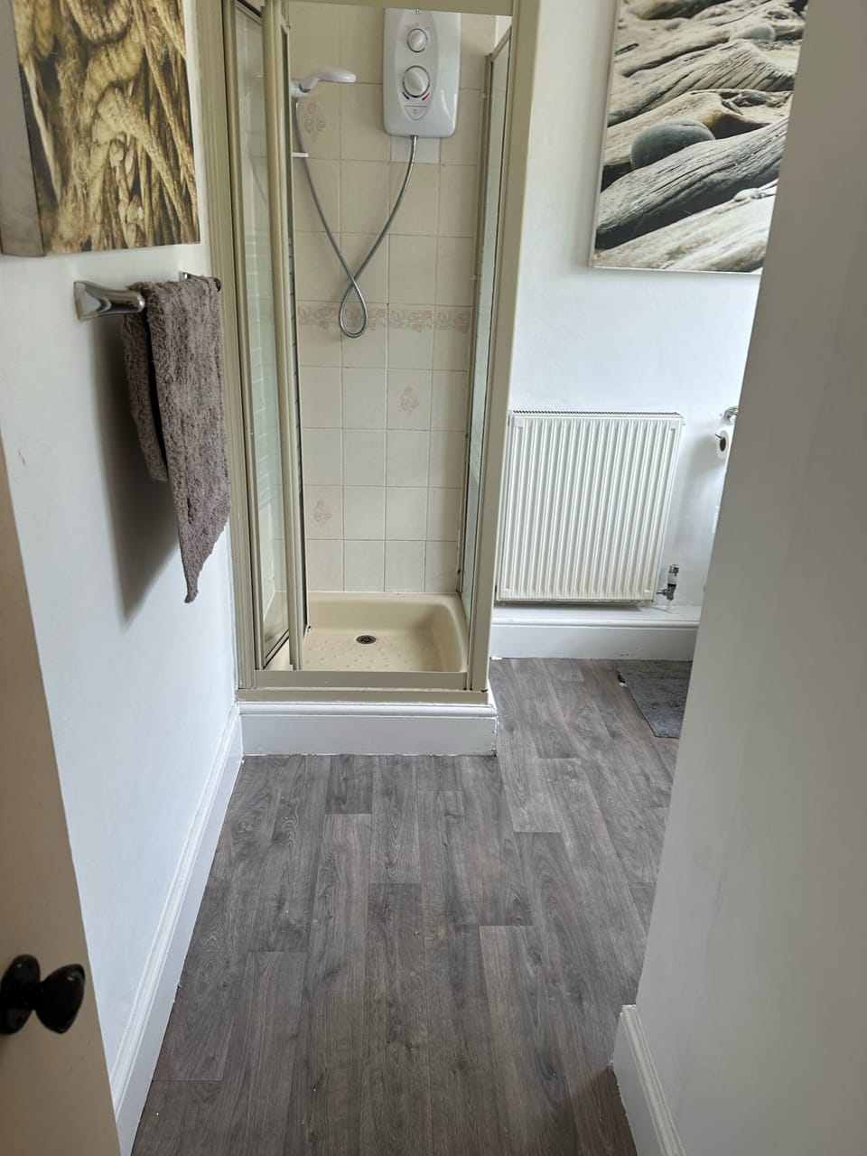 Basic Double Room, Shared Bathroom (with Shower Only) | Bathroom