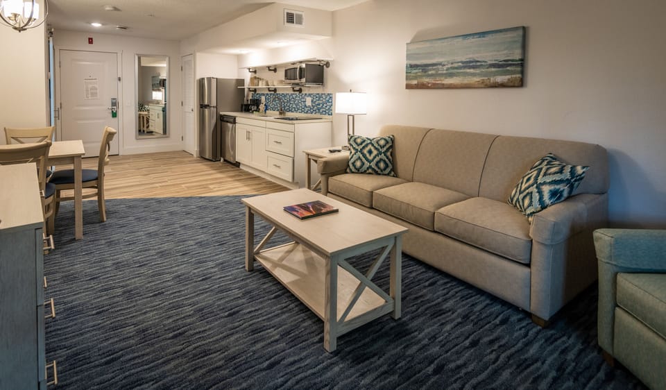 Loft (Caifornia King - Not Pet Friendly) | In-room safe, iron/ironing board, WiFi, bed sheets