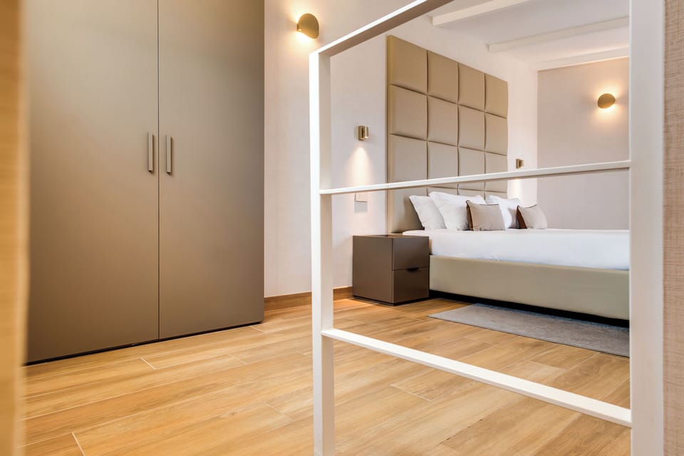 Suite Terrace Panoramic View | Minibar, in-room safe, desk, soundproofing