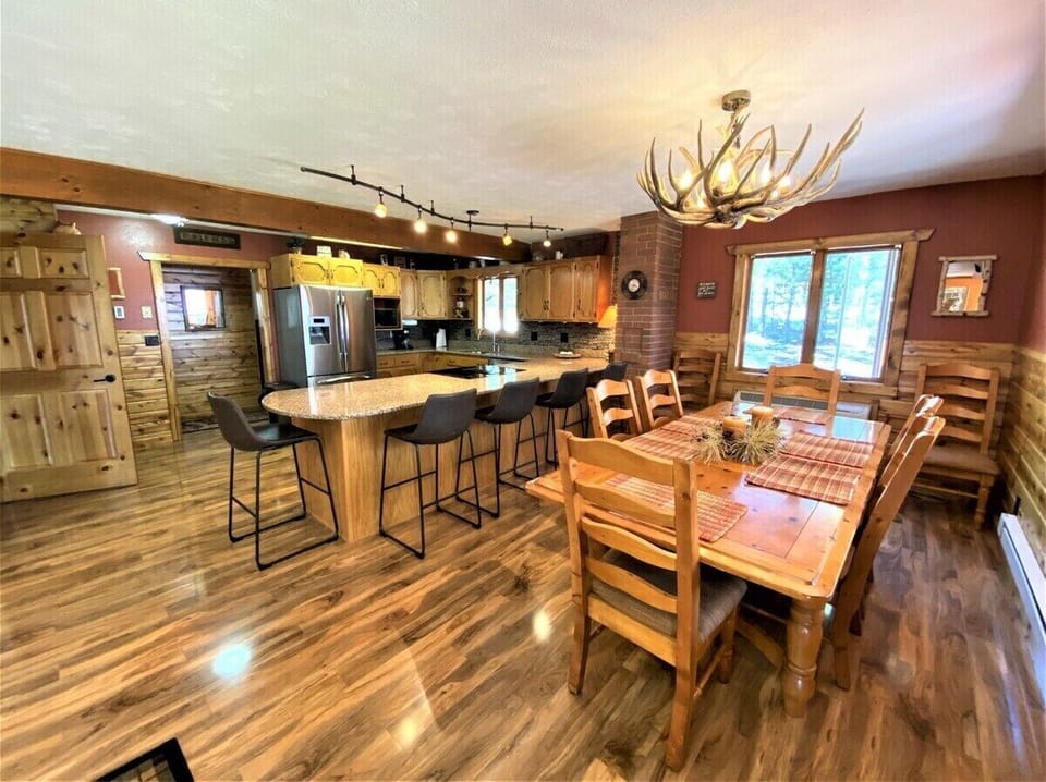 Kitchen/Dining