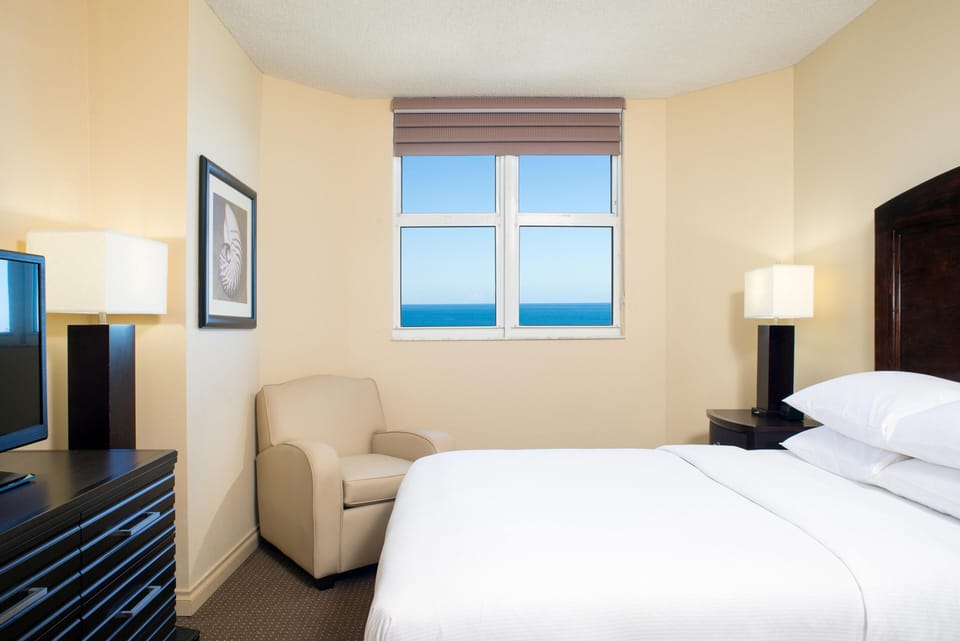 Premium bedding, in-room safe, blackout drapes, iron/ironing board