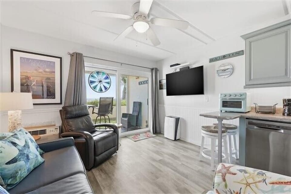 Condo 113