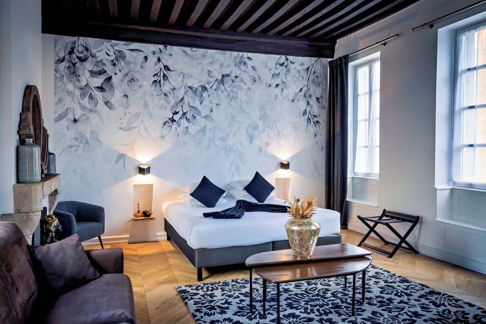 Prestige Room | Hypo-allergenic bedding, minibar, in-room safe, individually furnished