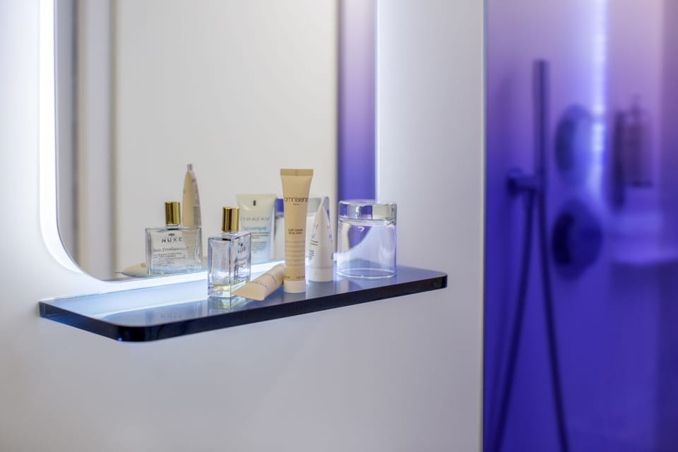 Superior Double Room (Odyssey) | Bathroom amenities | Shower, rainfall showerhead, designer toiletries, hair dryer