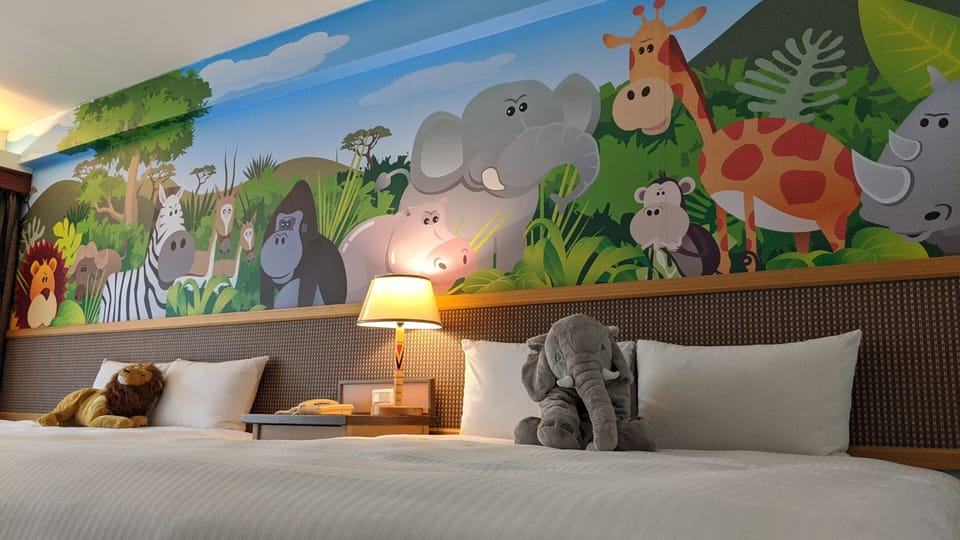 Down comforters, in-room safe, blackout drapes, soundproofing