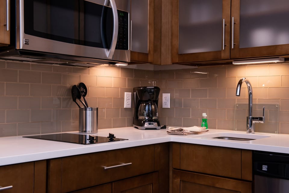 Whip up a tasty snack in the kitchenette!