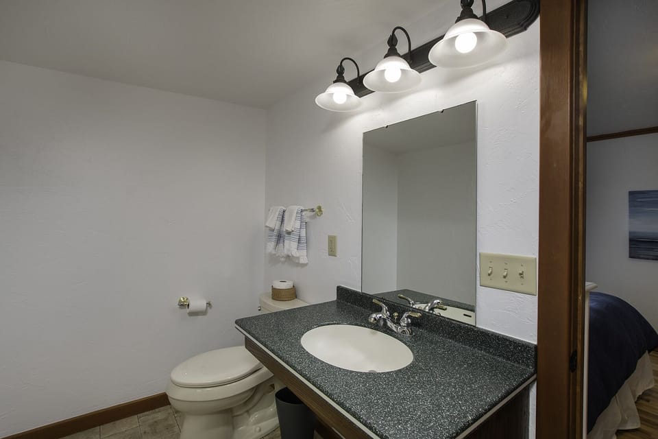 Castaway ensuite Master 3/4 Bath