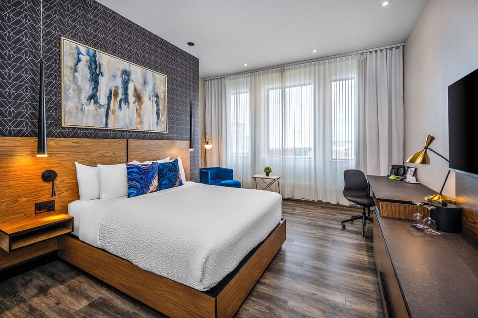 Premium bedding, in-room safe, desk, laptop workspace