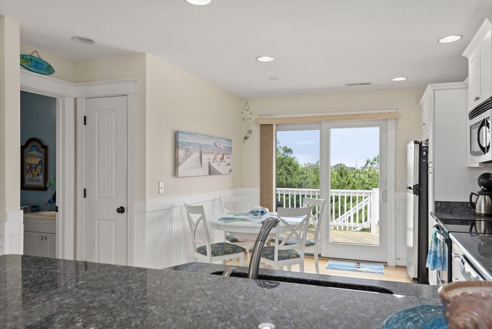 SR419: Haven Of Rest l Top Level Kitchen
