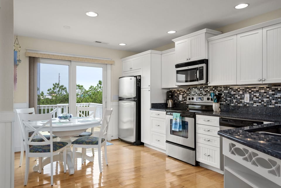 SR419: Haven Of Rest l Top Level Kitchen