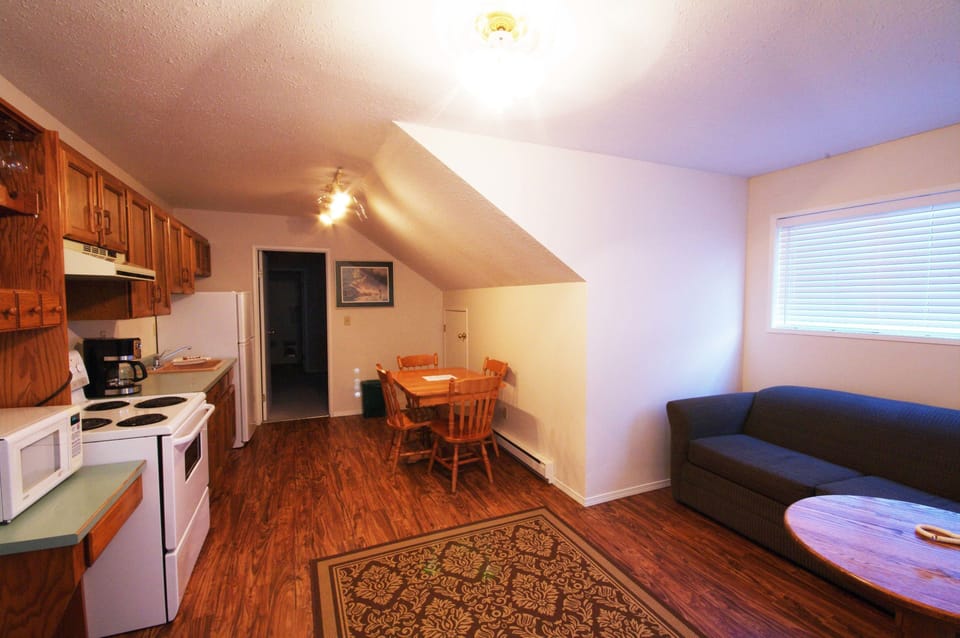 42-inch TV with cable channels, fireplace