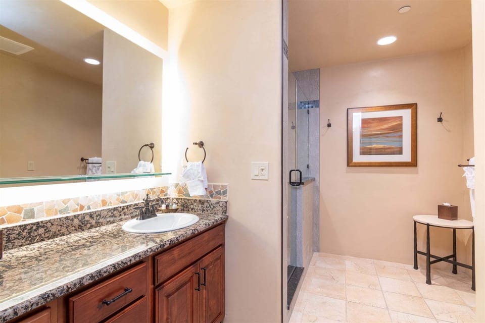 Beautiful finishes throughout!