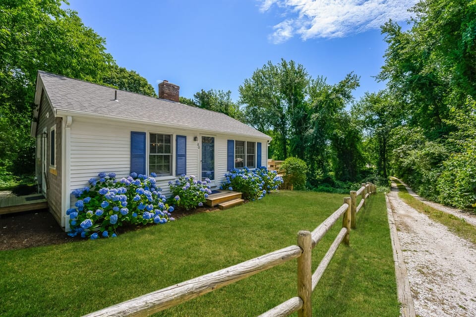 Welcome to Azure Cottage- 80 Lienau Dr Chatham Ma - Cape Cod- New England Vacation Rentals