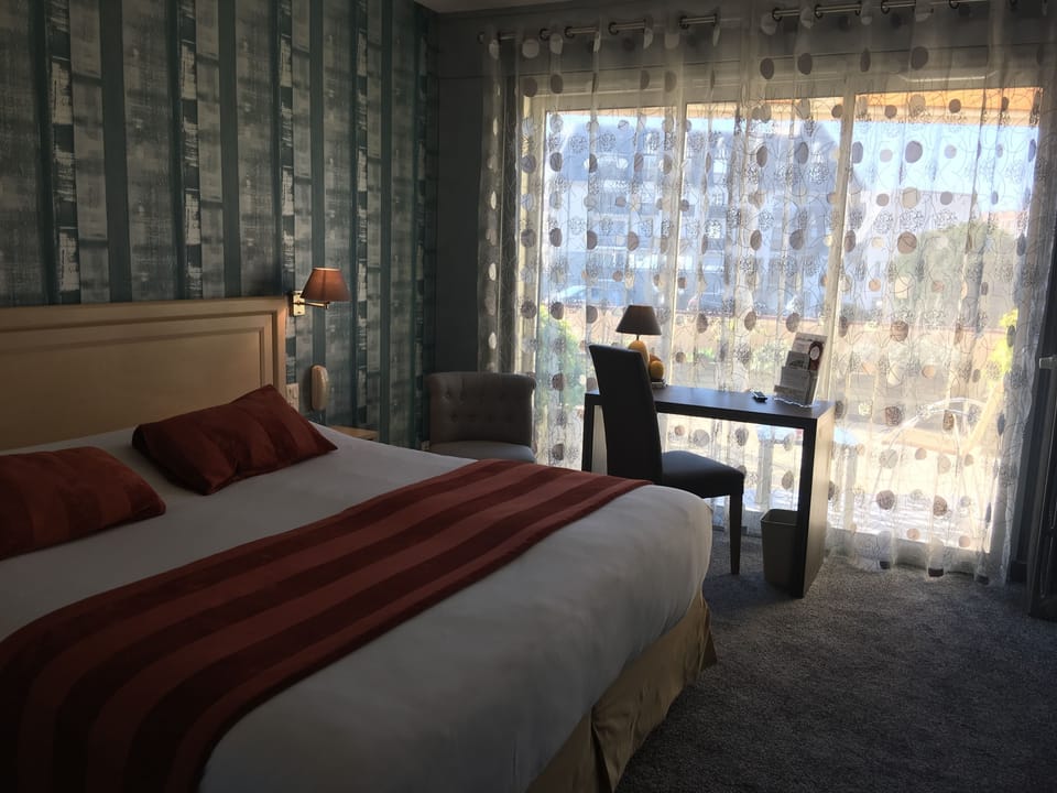 Premier Double Room, Balcony | In-room safe, individually decorated, desk, blackout drapes