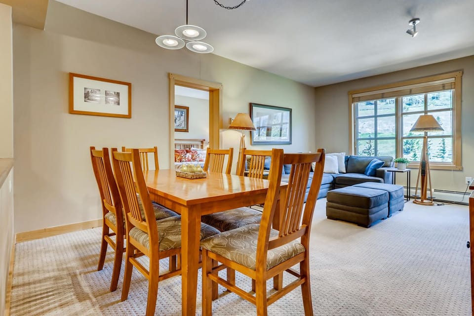 PP202 Dining Area