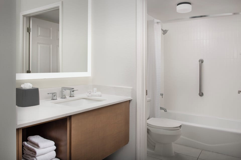 Bathtub, free toiletries, hair dryer, towels