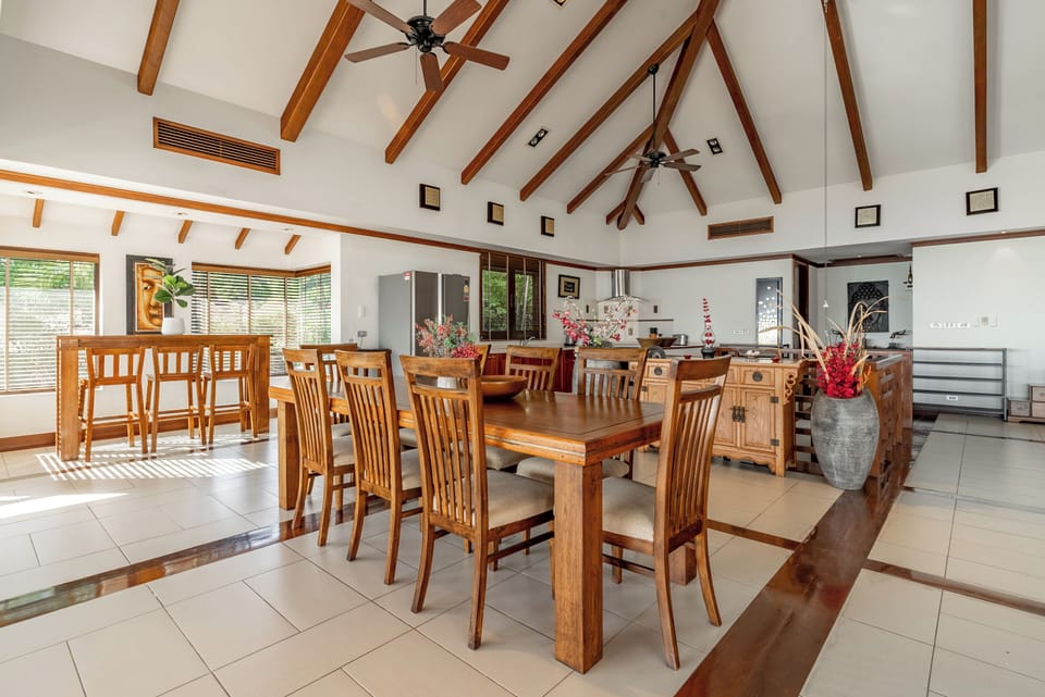 3 Bedrooms | 3 bedrooms, laptop workspace, blackout drapes, free WiFi