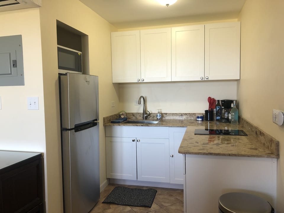 Completely new kitchen with everything you need for small meals

