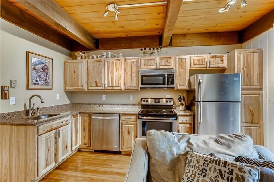 Full Open Kitchen