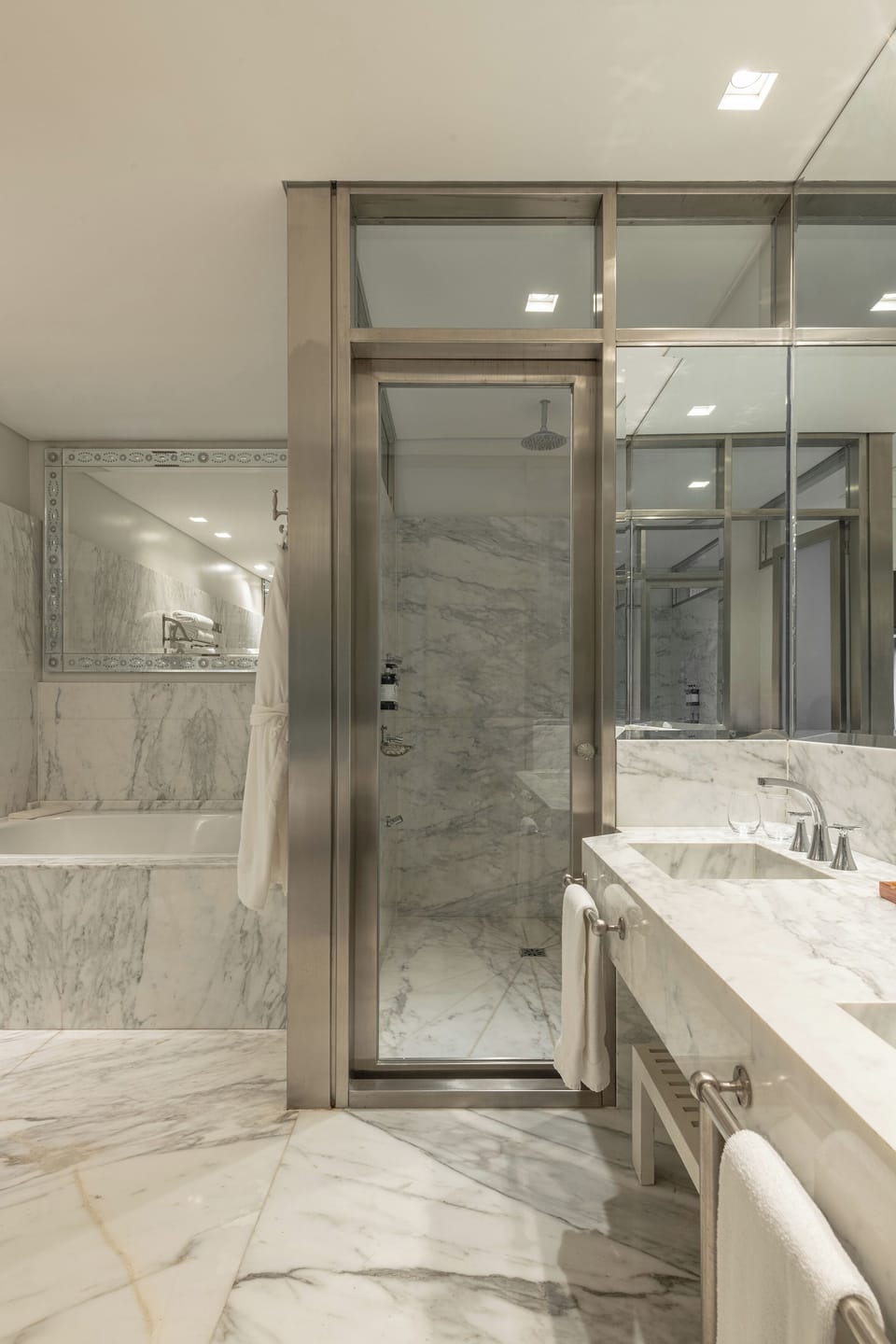 Separate tub and shower, jetted tub, rainfall showerhead