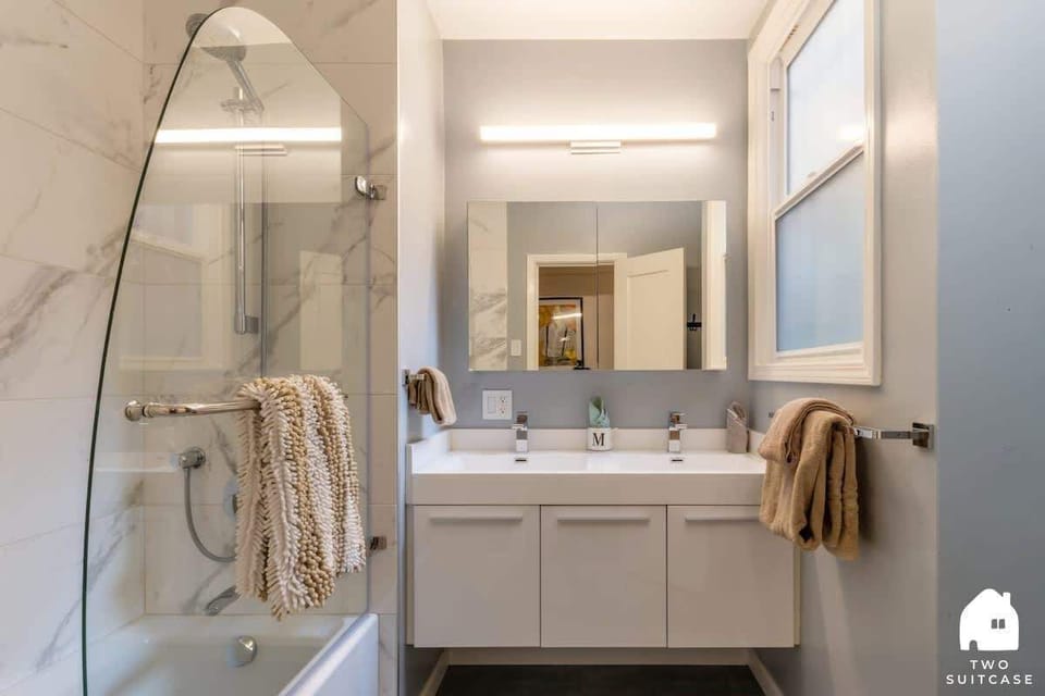 Main Floor - Bathroom