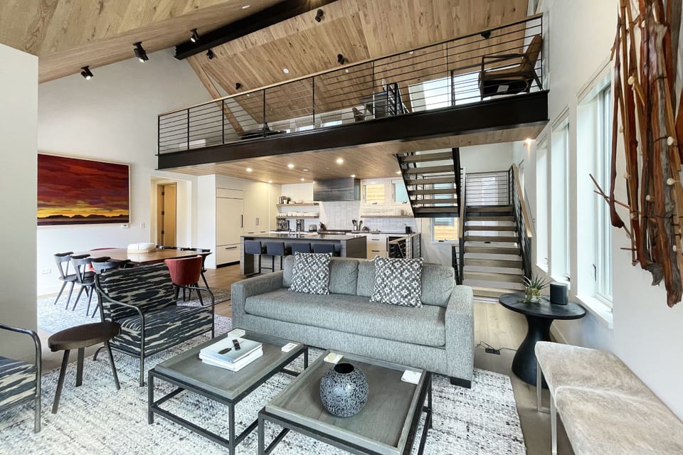 2.02-LoftHouse101-living_room_2