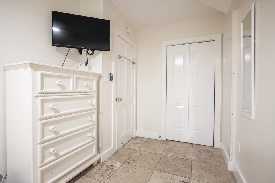 Bedroom 2 overview