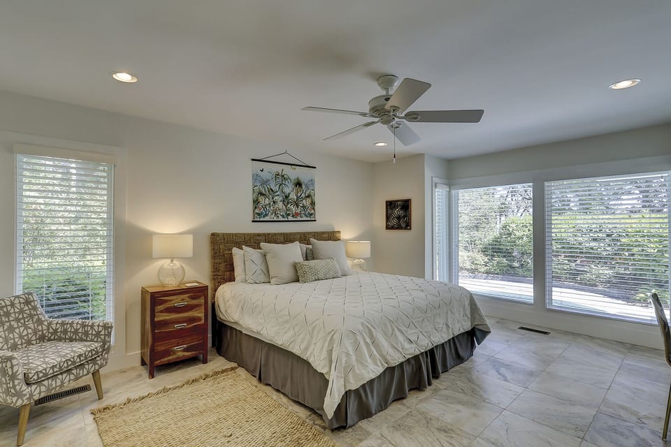 Bedroom 3 / 11 Grey Widgeon - Bedroom 3 - King Bed / 11 Grey Widgeon
