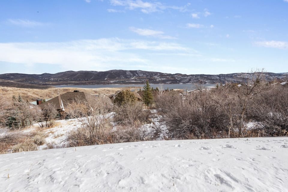 View of the Jordanelle Reservoir from the Fox Bay community