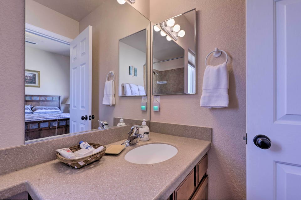 En-Suite Bathroom | Complimentary Toiletries