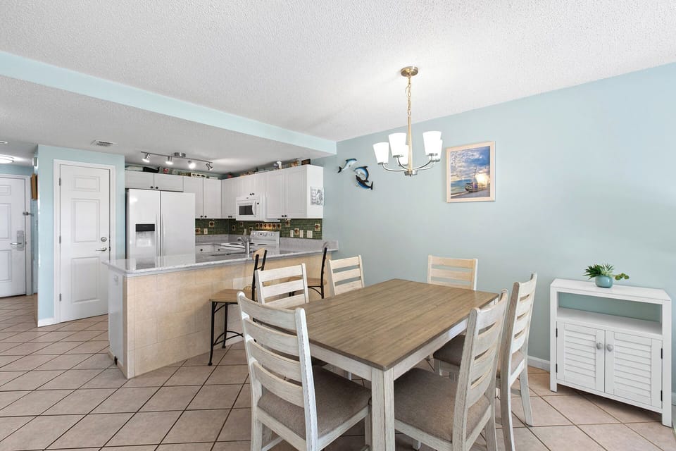Ciboney 1004 Dining Alt