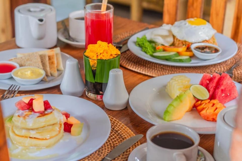 Daily cooked-to-order breakfast for a fee