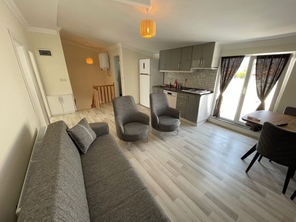 Family Duplex, 2 Bedrooms, City View | Bed sheets