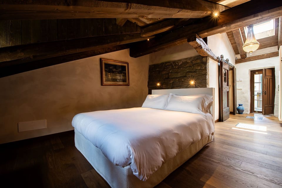 Junior Suite | In-room safe, individually decorated, individually furnished, free WiFi