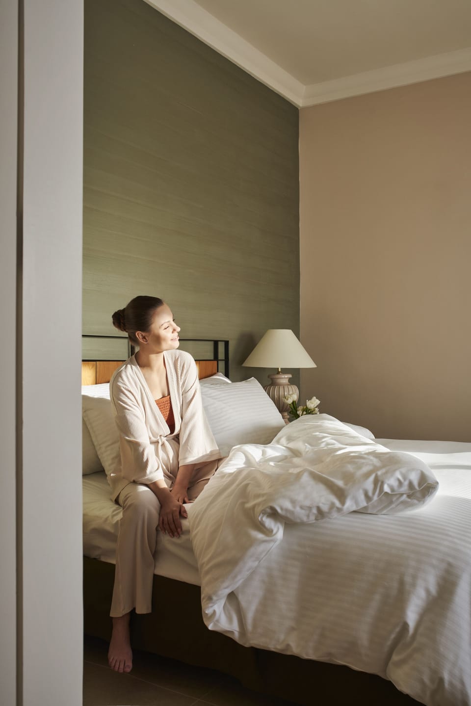 Hypo-allergenic bedding available, in-room safe, desk, laptop workspace
