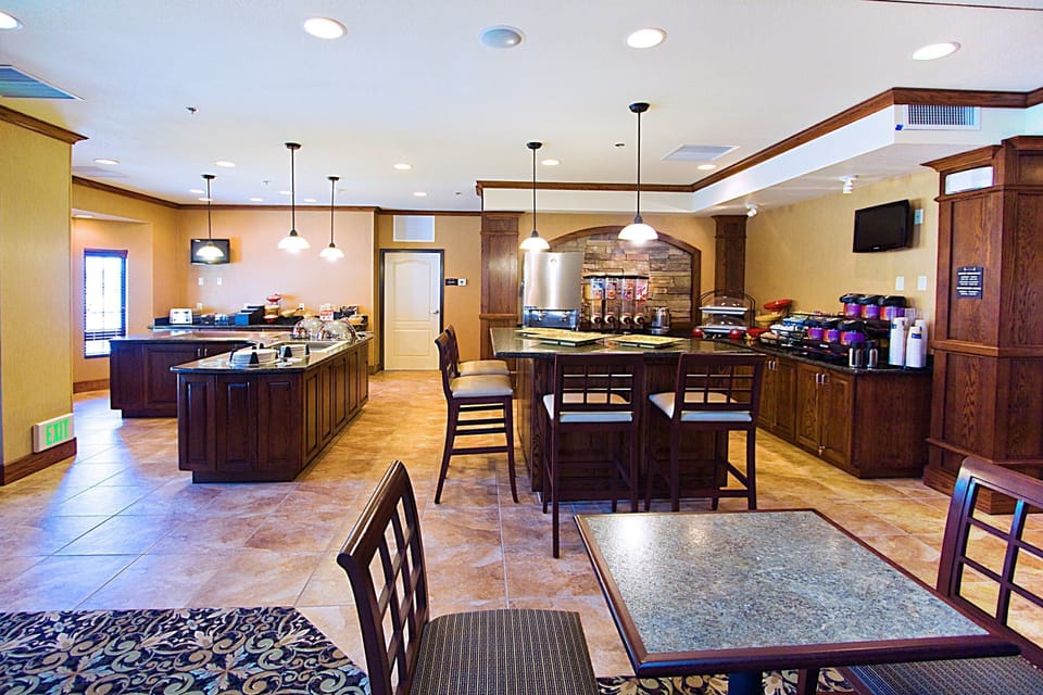 Enjoy a complimentary breakfast in the breakfast area.