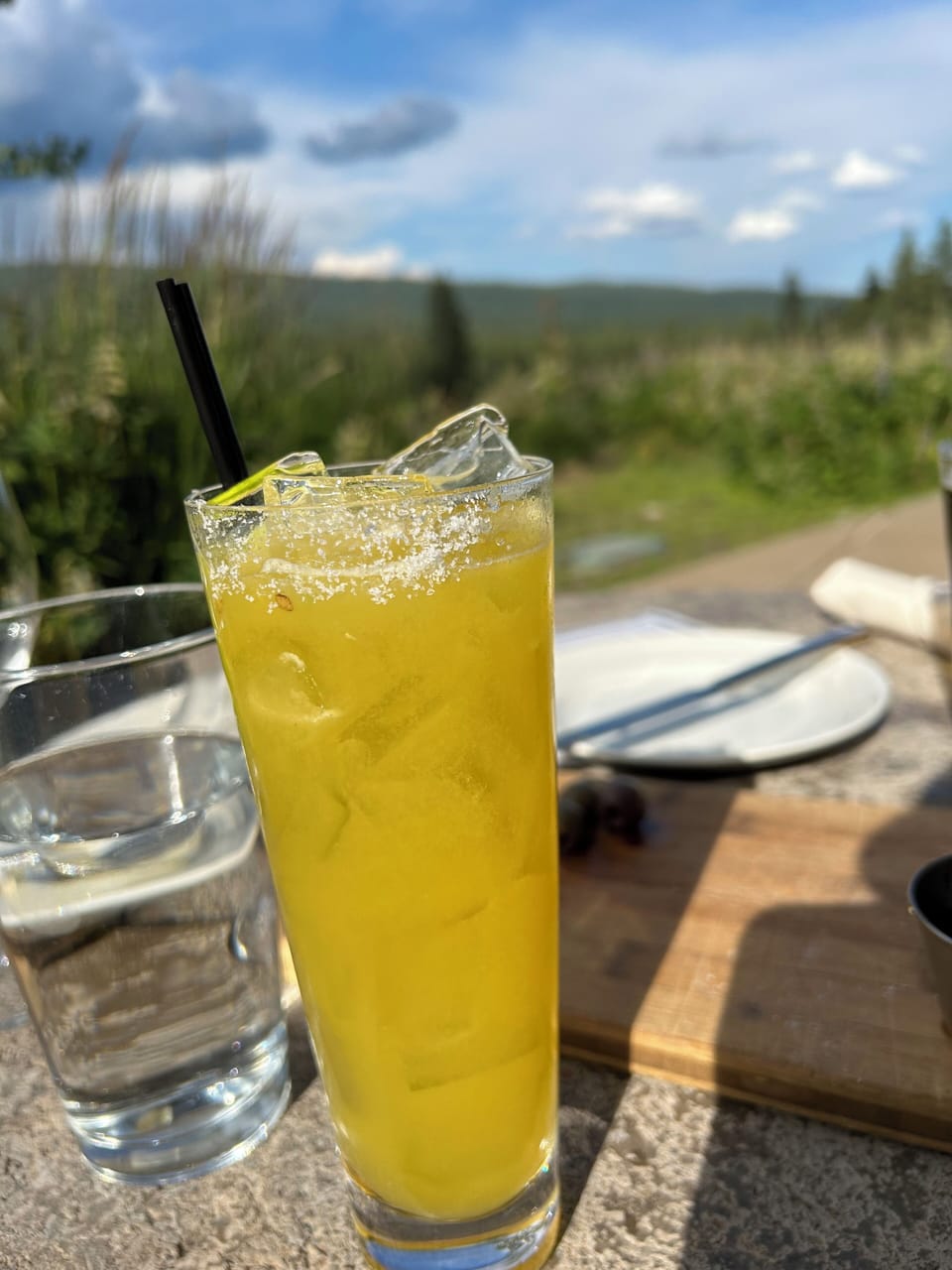 Swiftwater winery craft cocktails, wine flights and amazing food ! 🥂