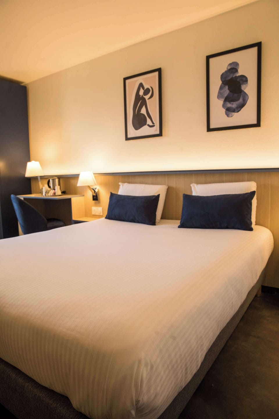 Standard Room, 1 Double Bed | Premium bedding, desk, laptop workspace, blackout drapes