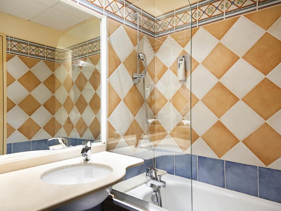 Standard Room, 1 Double Bed with Sofa bed | Premium bedding, desk, blackout drapes, soundproofing