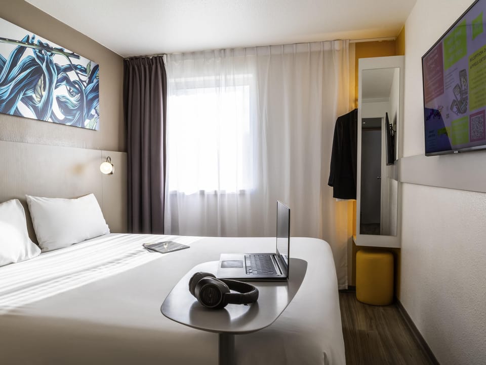 Standard Double Room, 1 Double Bed | Premium bedding, blackout drapes, soundproofing, iron/ironing board
