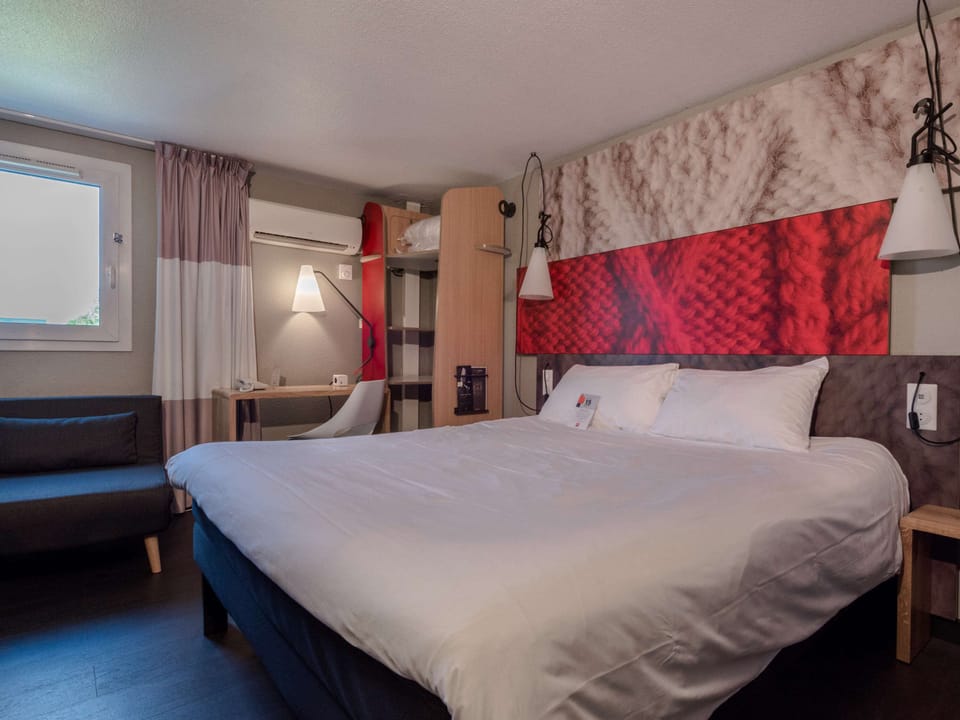 Standard Room, 1 Double Bed | Premium bedding, pillowtop beds, in-room safe, desk