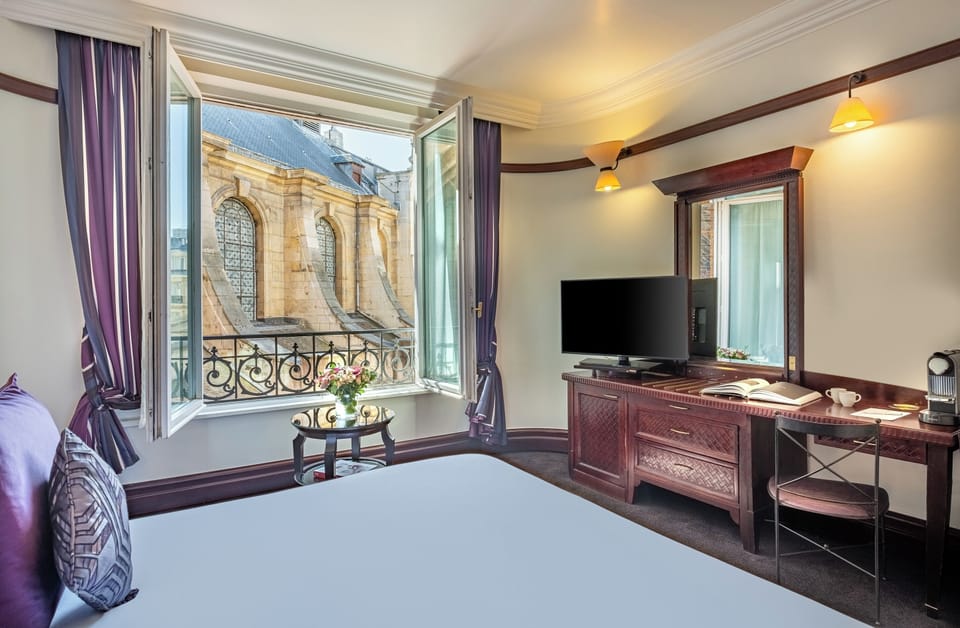 Deluxe Triple Room | 1 bedroom, premium bedding, pillowtop beds, minibar