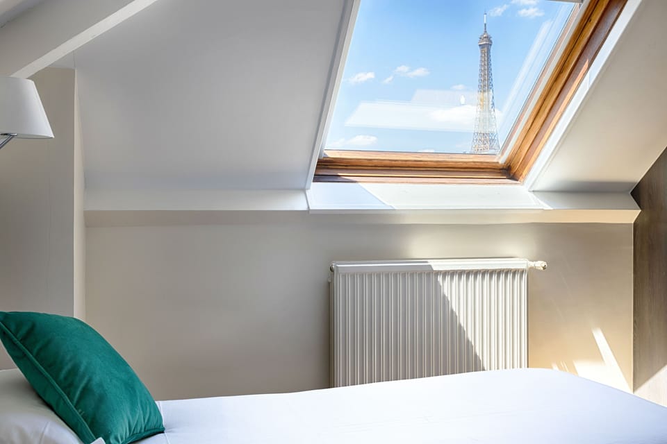 Triple Room | In-room safe, desk, free WiFi, bed sheets