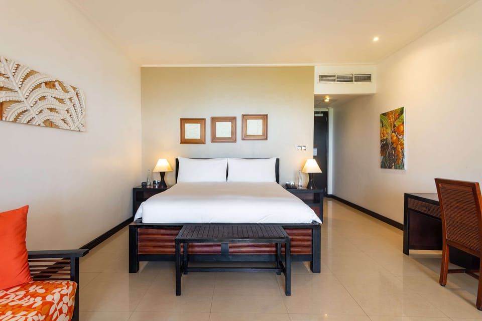 Grand Room, 1 King Bed, Beach View, Jacuzzi on Balcony | Hypo-allergenic bedding available, minibar, in-room safe, desk