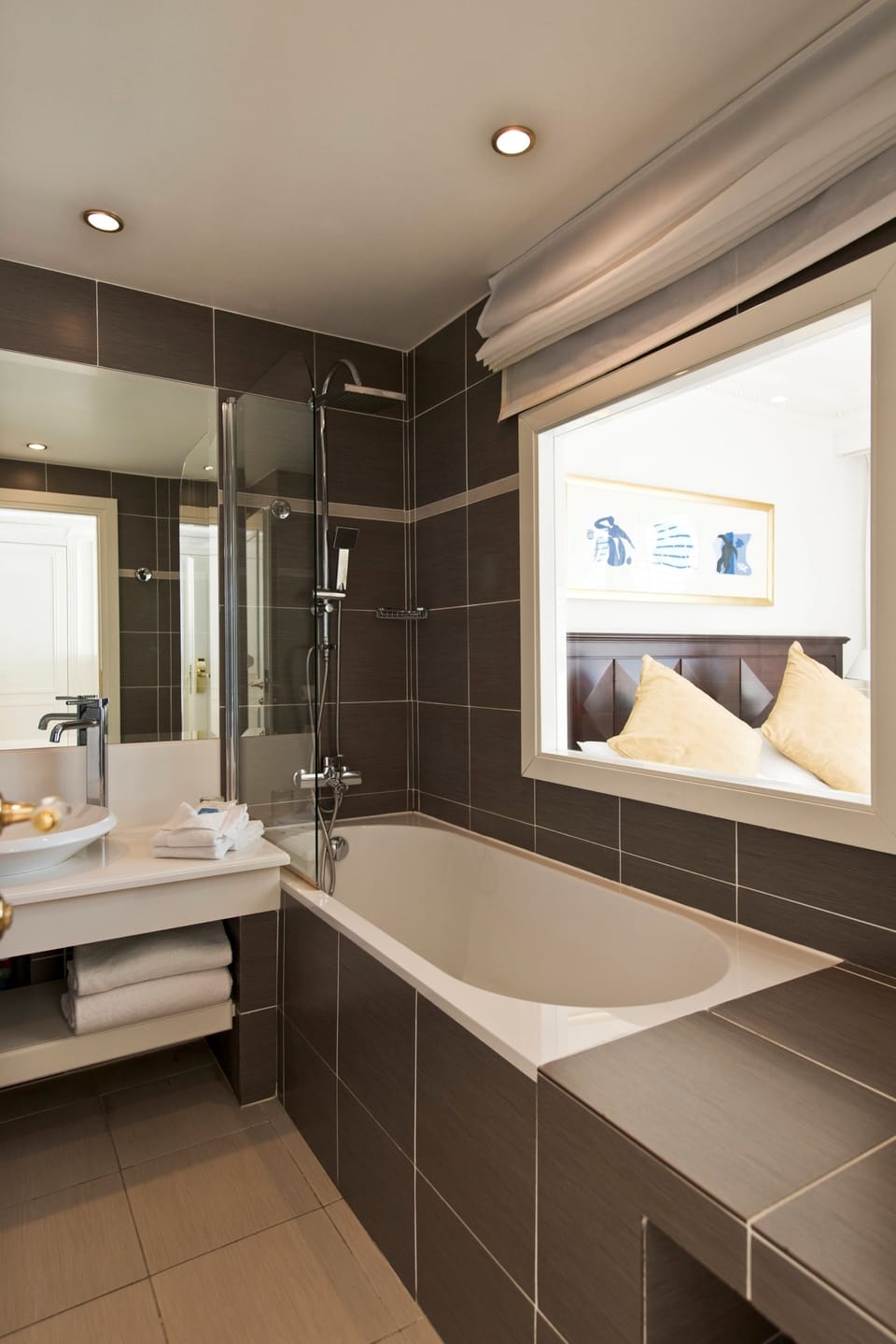 Room, Partial Sea View | Bathroom | Free toiletries, hair dryer, towels, soap