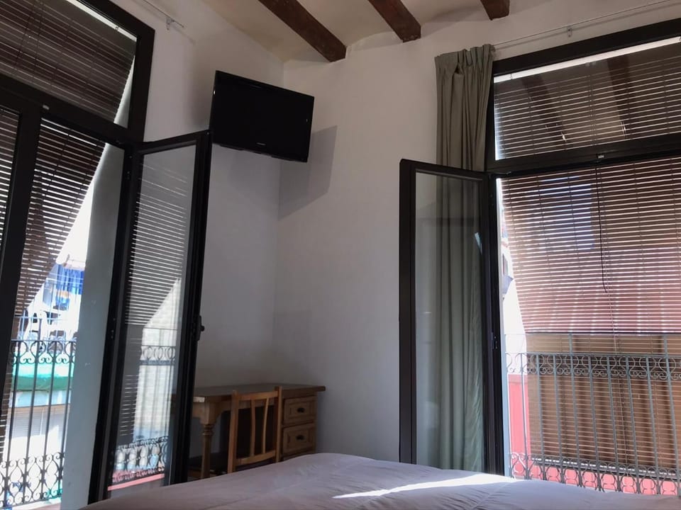 Select Comfort beds, free WiFi