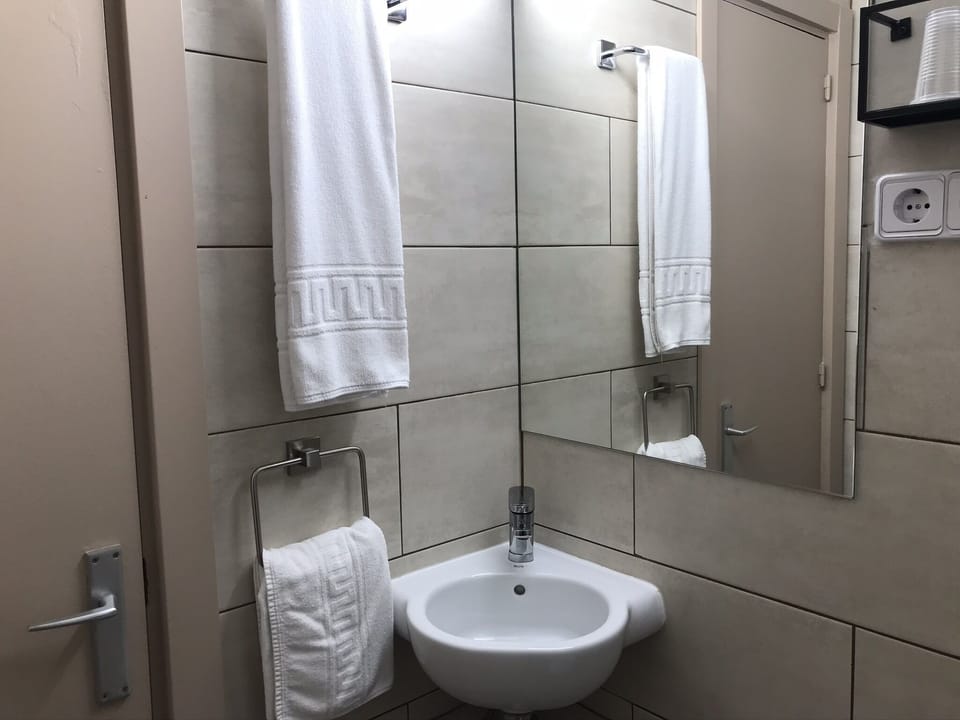 Shower, towels
